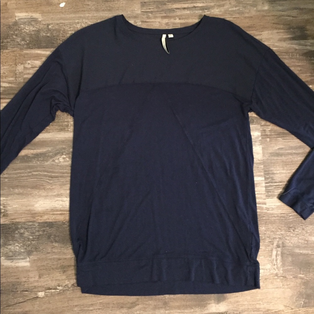 Women’s Long Sleeve top